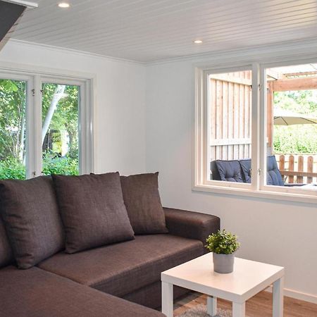 2 Bedroom Amazing Home In Fjaelkinge ภายนอก รูปภาพ