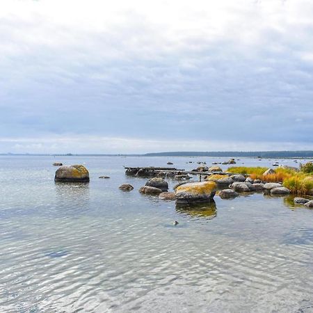 2 Bedroom Amazing Home In Fjaelkinge ภายนอก รูปภาพ