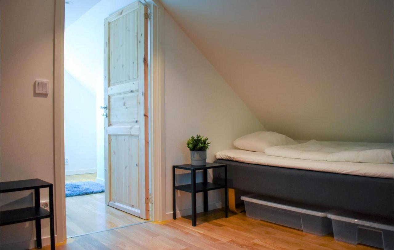 2 Bedroom Amazing Home In Fjaelkinge ภายนอก รูปภาพ