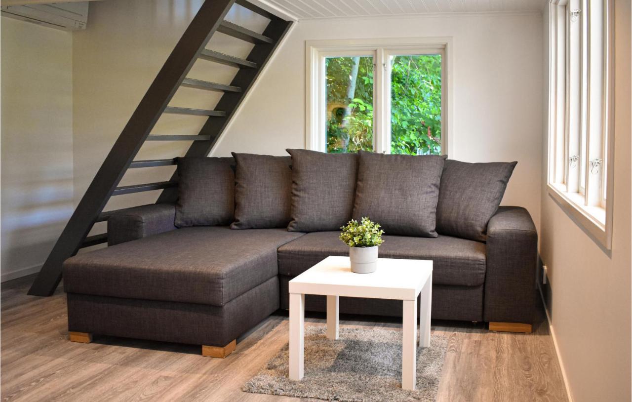 2 Bedroom Amazing Home In Fjaelkinge ภายนอก รูปภาพ