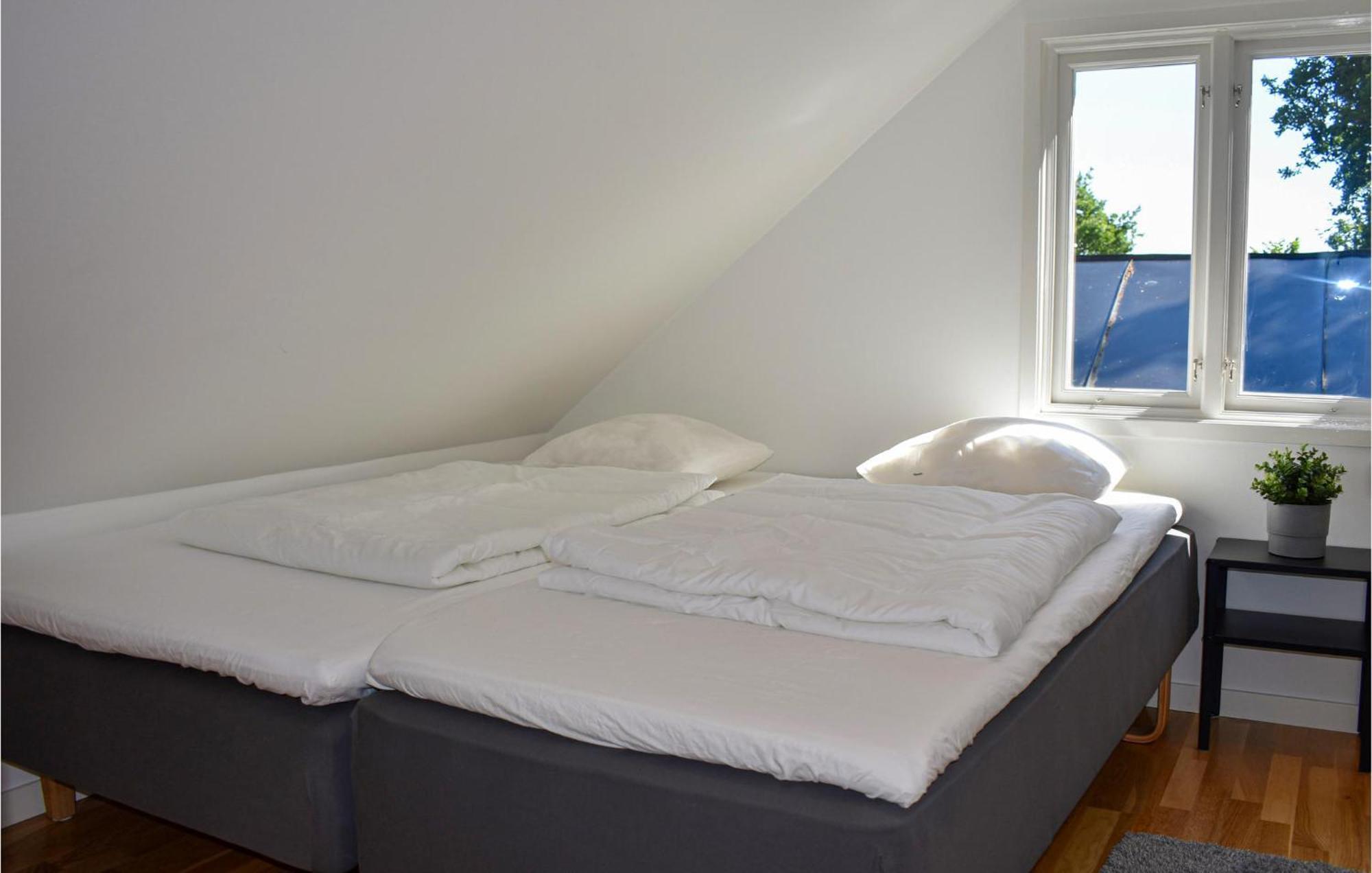 2 Bedroom Amazing Home In Fjaelkinge ภายนอก รูปภาพ