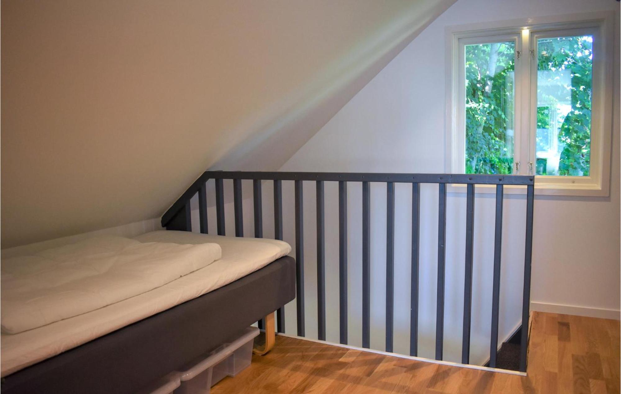 2 Bedroom Amazing Home In Fjaelkinge ภายนอก รูปภาพ